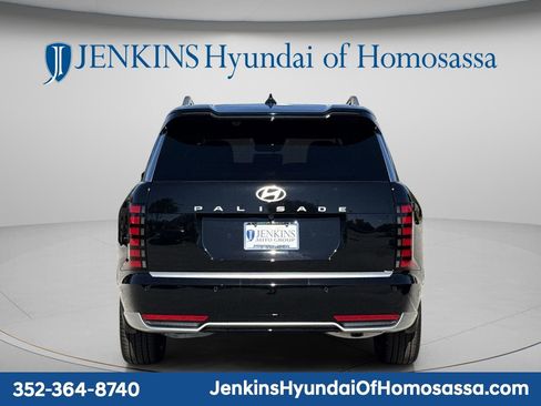 Used 2026 Hyundai Palisade Calligraphy FWD image 4