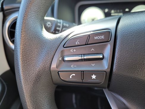 Used 2023 Hyundai Kona SE w/ Cargo Package image 7