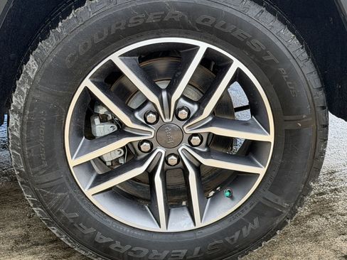 Used 2021 Jeep Grand Cherokee Limited AWD/4WD image 9