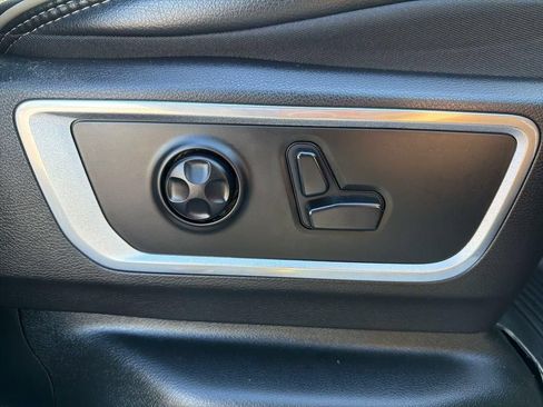 Used 2019 RAM 1500 Laramie AWD/4WD image 28