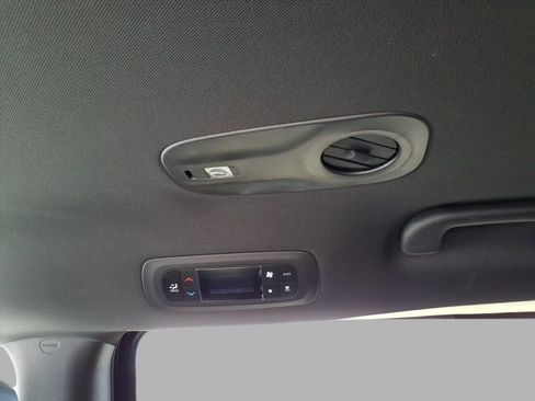 New 2026 Chrysler Pacifica Select image 26