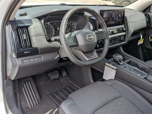 Used 2026 Nissan Pathfinder SV w/ SV Premium Package FWD image 35