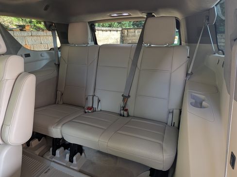 Used 2024 Cadillac Escalade Sport Platinum w/ LPO, ONYX Package AWD/4WD image 19