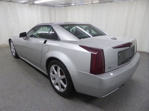 Used 2004 Cadillac XLR RWD image 13