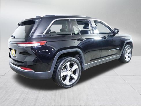 Used 2022 Jeep Grand Cherokee Limited 4xe w/ Luxury Tech Group II AWD/4WD image 7