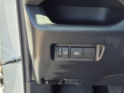 Used 2023 Toyota RAV4 LE AWD/4WD image 33