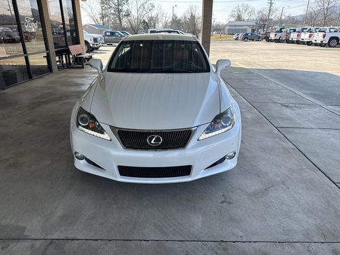 Used 2014 Lexus IS 250C image 2