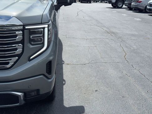 Used 2025 GMC Sierra 1500 Denali AWD/4WD image 10