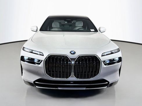 New 2026 BMW i7 eDrive50 w/ Executive Package RWD image 2