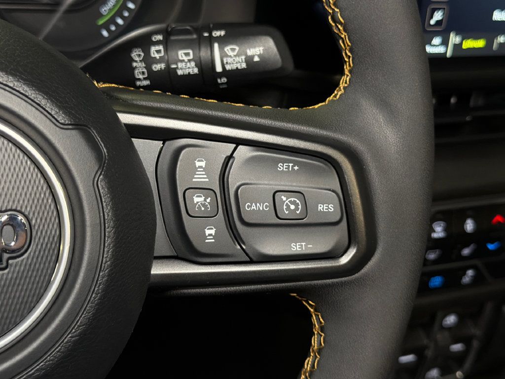 Used 2024 Jeep Wrangler Unlimited AWD/4WD image 28