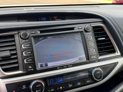 Used 2019 Toyota Highlander Limited Platinum AWD/4WD image 27