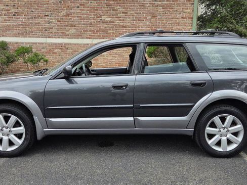 Used 2009 Subaru Outback 2.5i Special Edition AWD/4WD image 7
