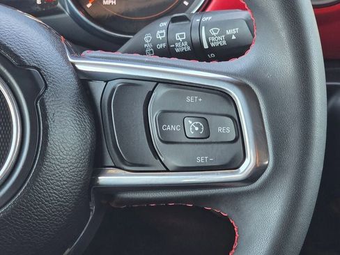 Used 2023 Jeep Wrangler Unlimited Rubicon AWD/4WD image 19