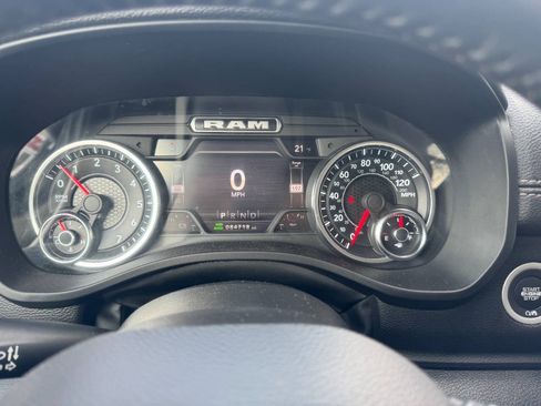 Used 2022 RAM 1500 Laramie AWD/4WD image 14