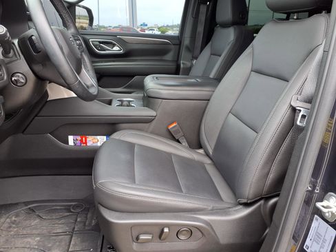 Used 2024 Chevrolet Tahoe Z71 w/ Luxury Package image 9