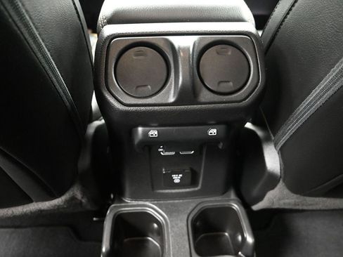 Used 2023 Jeep Gladiator Overland image 30