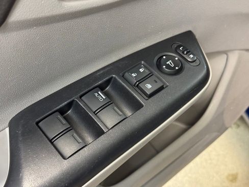 Used 2012 Honda Civic LX image 9