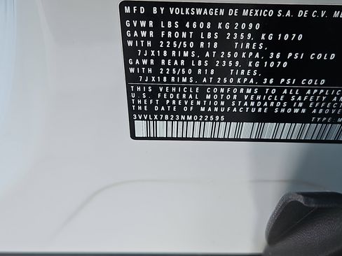 Certified 2022 Volkswagen Taos SE w/ Panoramic Sunroof Package image 8