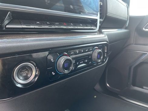 Used 2023 Chevrolet Silverado 1500 LT image 45