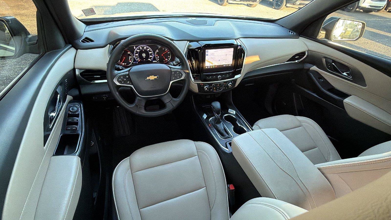 Used 2023 Chevrolet Traverse Premier FWD image 26
