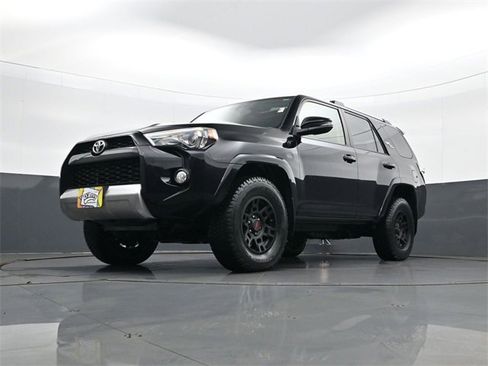 Used 2018 Toyota 4Runner TRD Off-Road Premium image 21