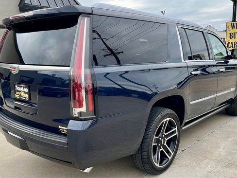 Used 2017 Cadillac Escalade ESV Platinum image 7
