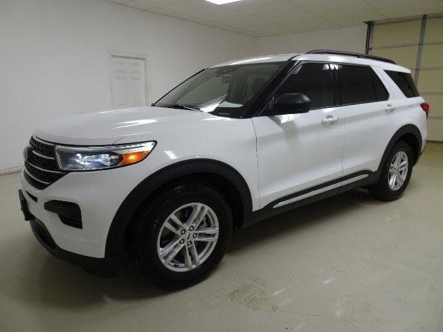 Used 2021 Ford Explorer XLT RWD image 3
