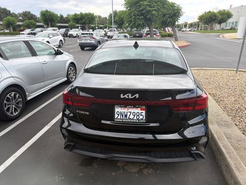 Used 2023 Kia Forte LXS FWD image 5