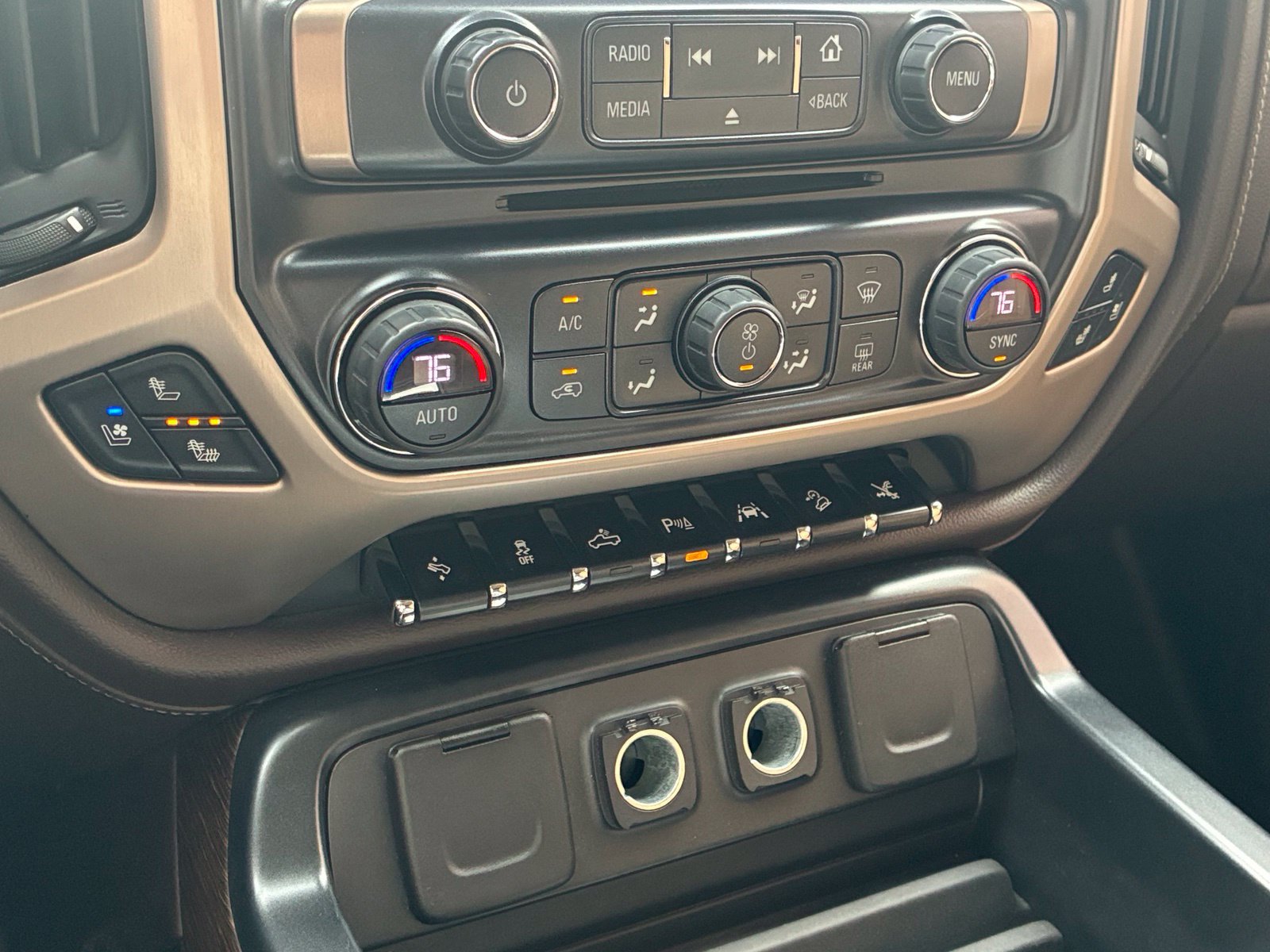 Used 2017 GMC Sierra 1500 Denali w/ Denali Ultimate Package AWD/4WD image 9