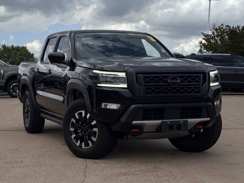 Used 2024 Nissan Frontier PRO-4X w/ Pro Convenience Package image 2
