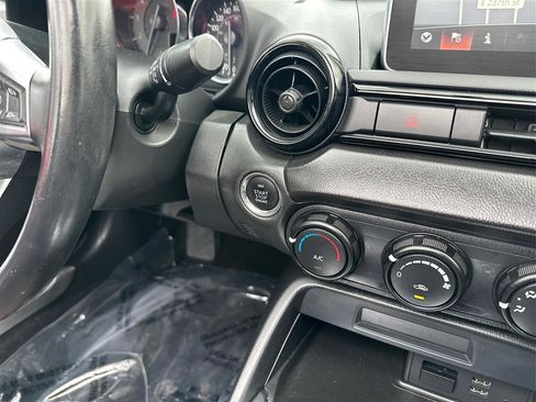 Used 2016 MAZDA MX-5 Miata Club image 28