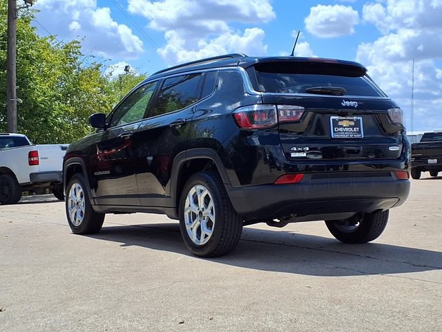 Used 2025 Jeep Compass Latitude AWD/4WD image 7