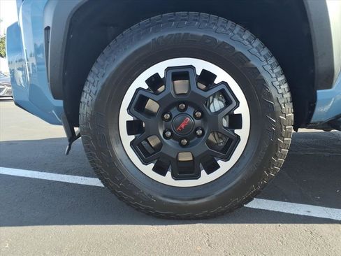 Certified 2025 Toyota 4Runner TRD Off-Road Premium image 9