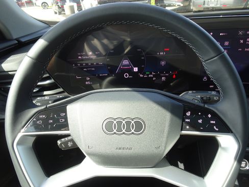Certified 2025 Audi Q5 Premium Plus w/ Premium Plus AWD/4WD image 15