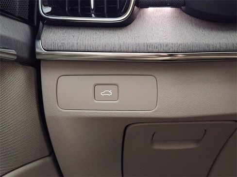 New 2026 Volvo XC90 B6 Ultra image 21