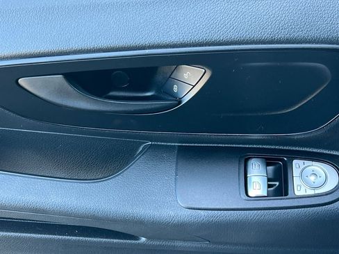 Used 2018 Mercedes-Benz Metris Passenger image 15