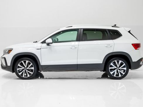 Used 2024 Volkswagen Taos SE FWD image 27