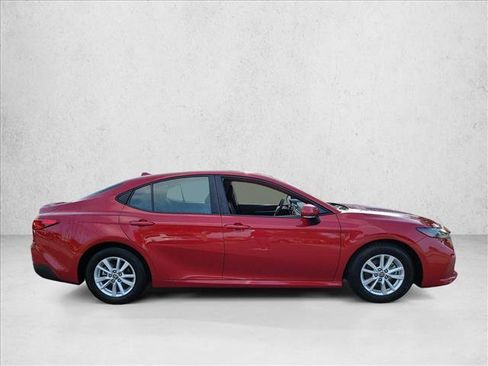 Used 2025 Toyota Camry LE FWD image 4