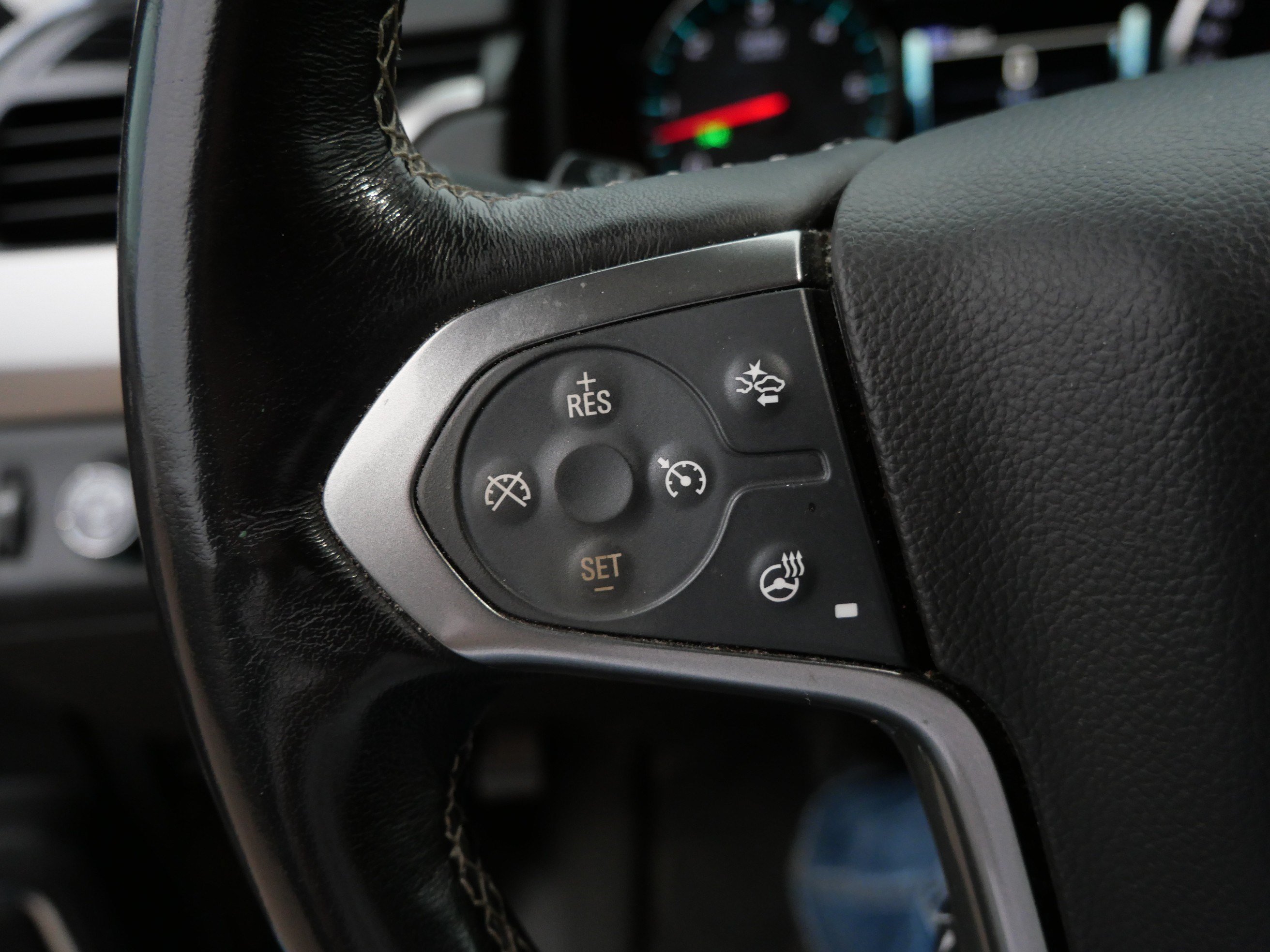 Used 2019 Chevrolet Suburban LT AWD/4WD image 31