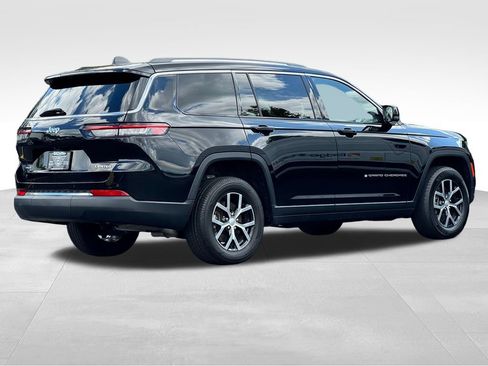 Used 2023 Jeep Grand Cherokee L Limited AWD/4WD image 7