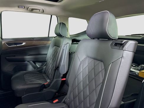 New 2026 Volkswagen Atlas SEL Premium R-Line image 25