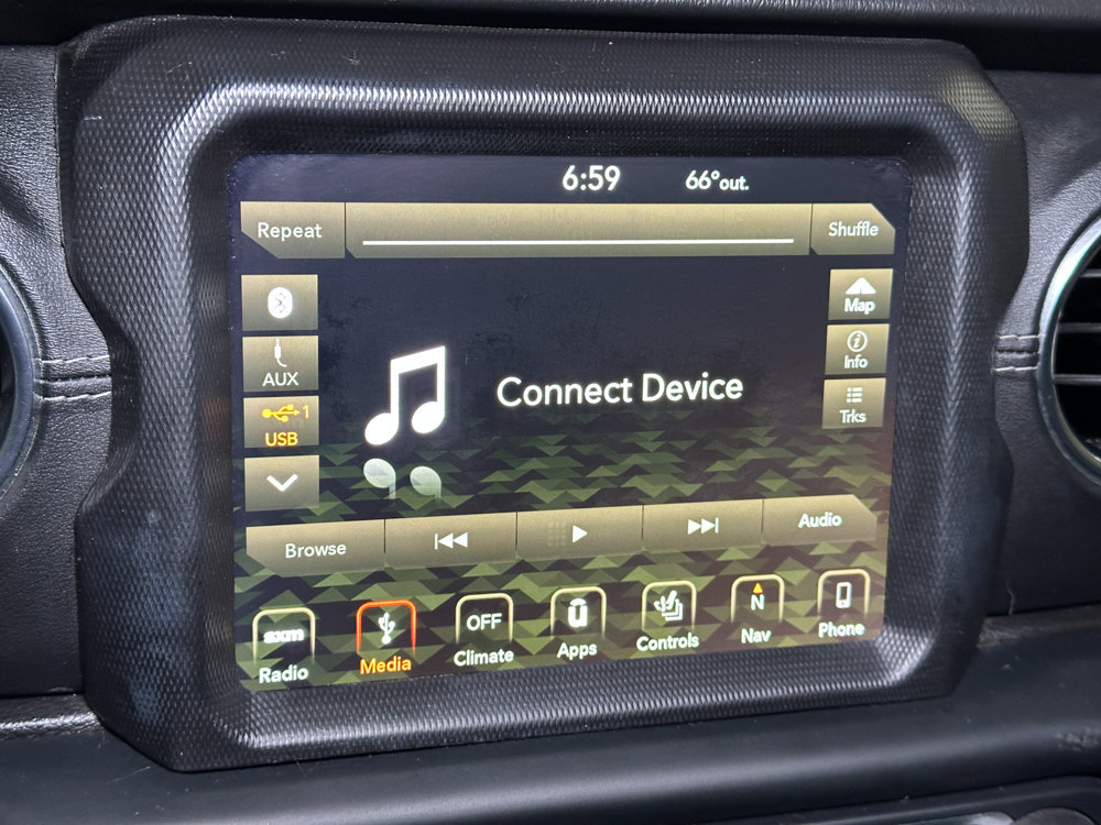 Used 2019 Jeep Wrangler Unlimited Sahara w/ Uconnect 4C Nav & Sound Group AWD/4WD image 41