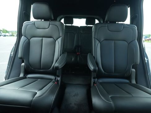 New 2026 Jeep Grand Cherokee L Limited w/ Limited Altitude Package AWD/4WD image 39