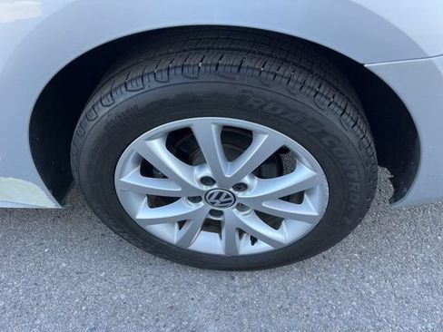 Used 2013 Volkswagen Jetta SE FWD image 32