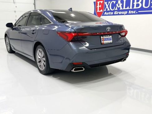 Used 2022 Toyota Avalon XLE w/ Moonroof Package image 6