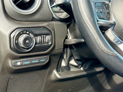 Used 2022 Jeep Wrangler Unlimited Sahara w/ Dual Top Group image 11