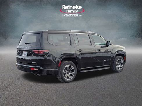 Used 2024 Jeep Wagoneer Series II w/ Flexible Seating Group AWD/4WD image 5