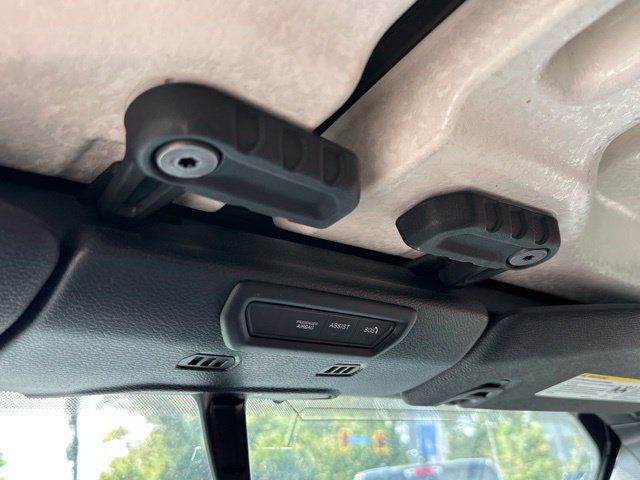 Used 2023 Jeep Gladiator Sport AWD/4WD image 12