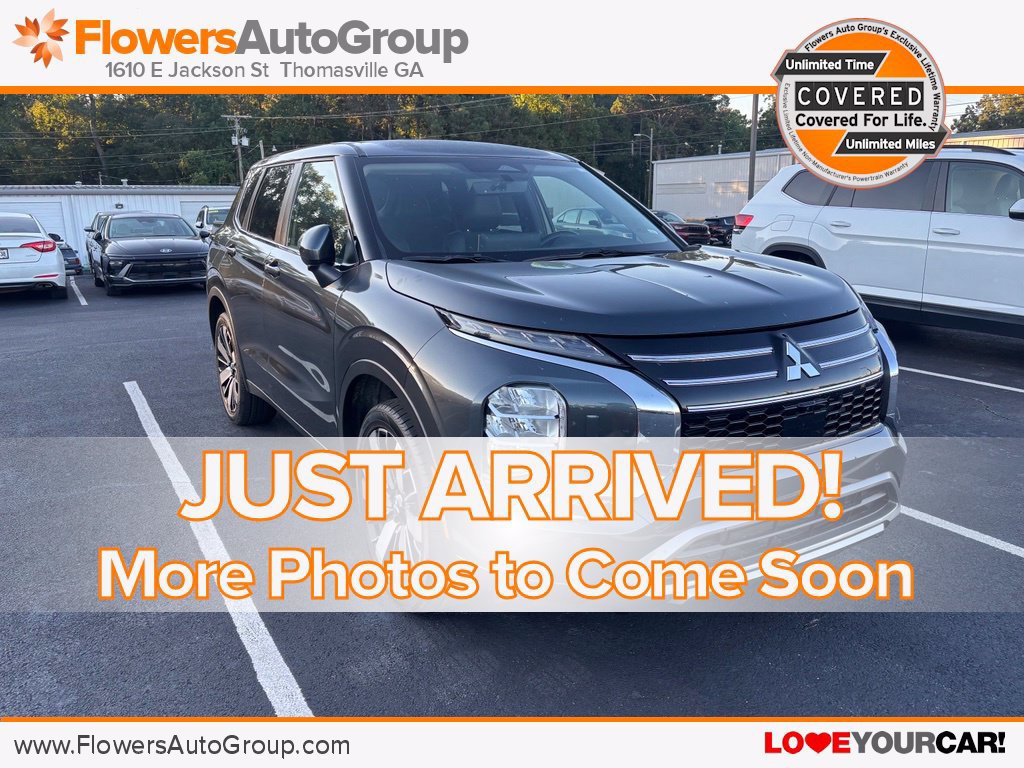 Used 2025 Mitsubishi Outlander SE AWD/4WD image 1