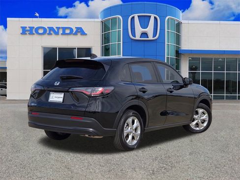 Used 2025 Honda HR-V LX image 3